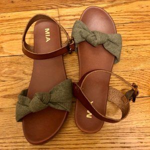 Fabric Knot Sandal